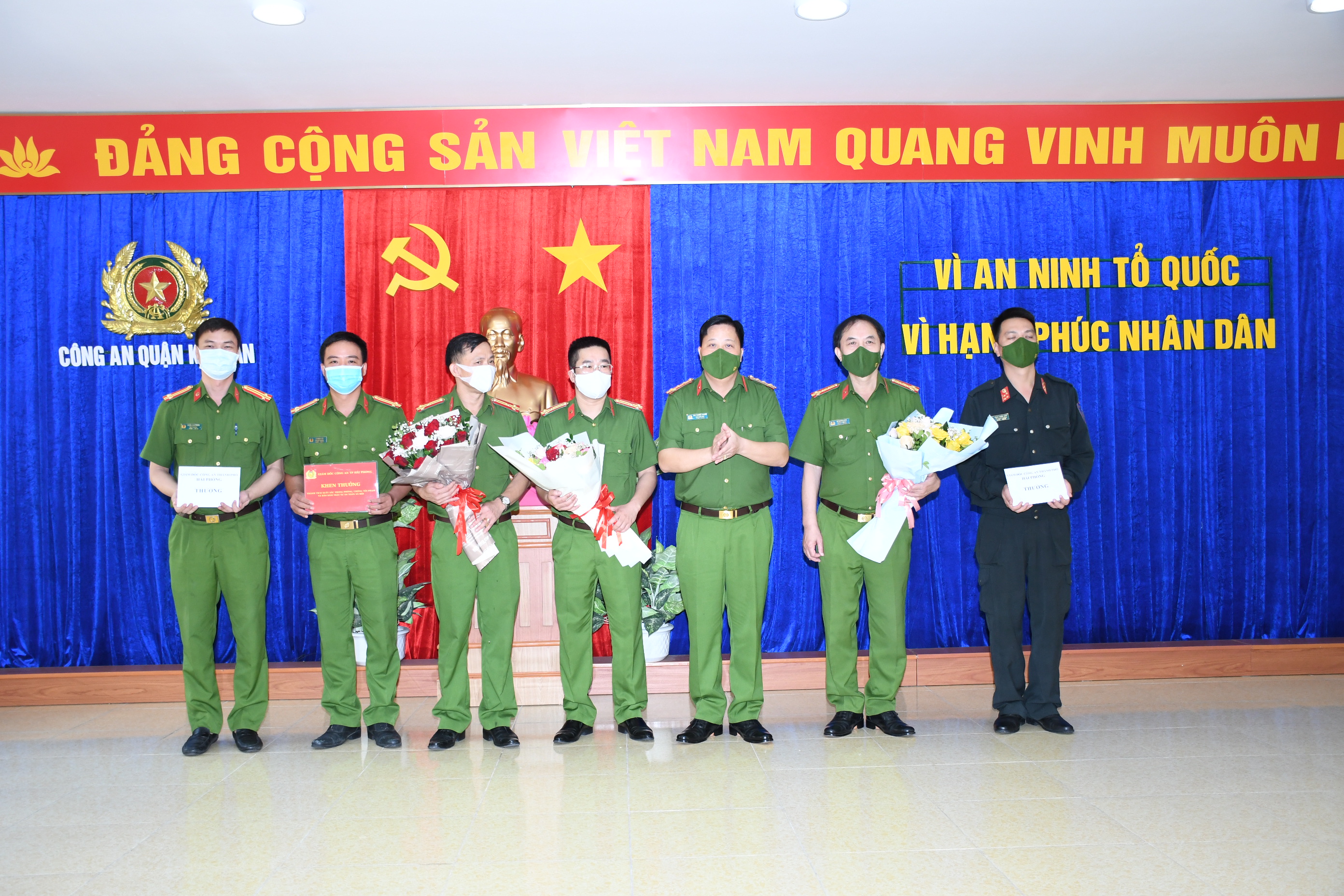 Khen thưởng Tiểu đoàn Cảnh sát Cơ động và CAQ Kiến An lập công xuất sắc